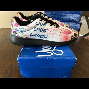 Yes We Vibe sneakers